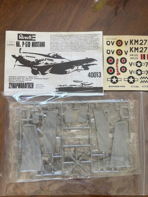 Revell North American P-51D Mustang model kit 1:72 scale
