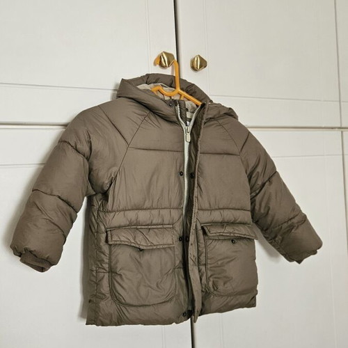 Zara hooded puffer jacket used, very warm, size 3-4 years, olive green
