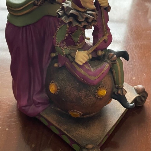 Decorative figure like new, tabletop decoration