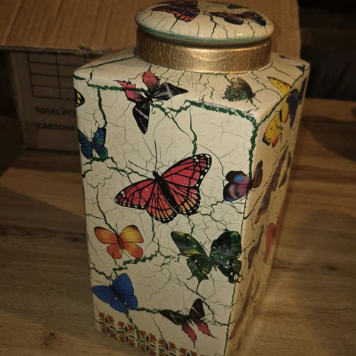Porcelain container like new