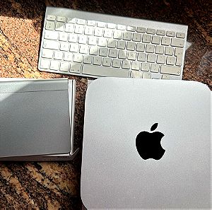 Apple Mac Mini μαζί με Magic Trackpad και Apple Keyboard