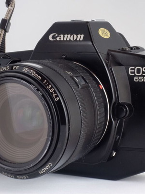 Canon EOS 650 35mm film camera with EF 35-70mm zoom lens used