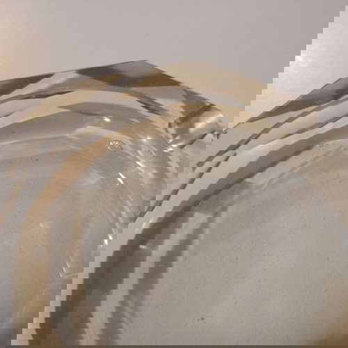 Τασάκι γυάλινο μεταχειρισμένο με ομοιόμορφο σχέδιο και τρεις θέσεις για τσιγάρο