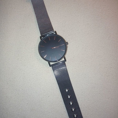 Unisex watch with black dial 4cm new