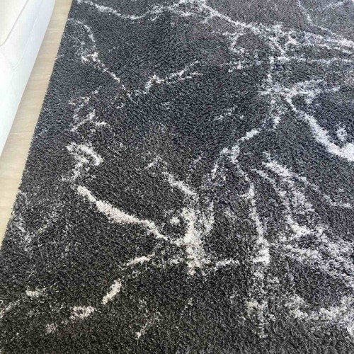 Modern rug 230x160 like new