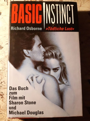 Basic Instinct book like new, German language