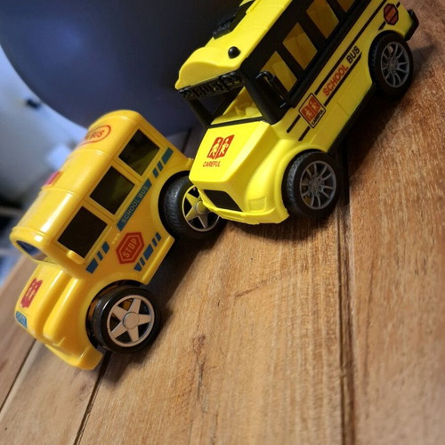 Plastic school bus toy cars like new, set of 2