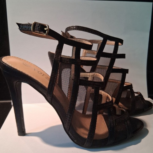 Voi&Noi sandals size 36 like new, 11 cm heel, black