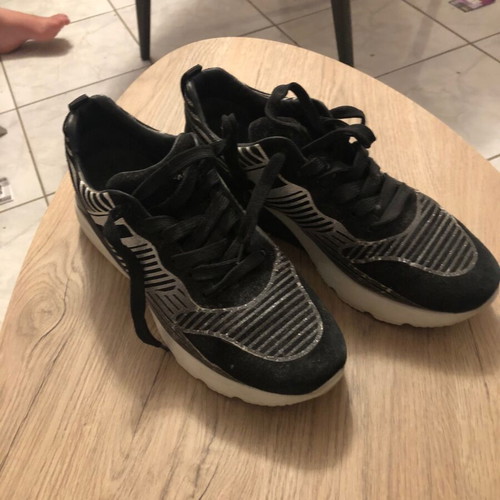 Hogan sneakers used, black, sizes 40-41, repaired decorative details