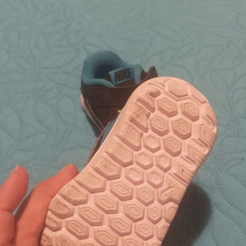 Baby sports shoes for boy size 19.5 like new