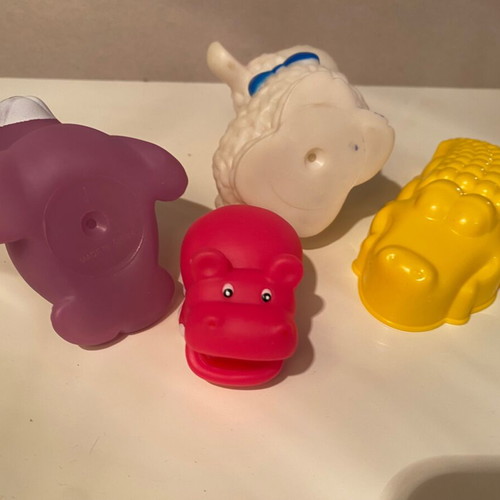 Set of 4 sea animal toys like new for water play