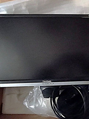 ViewSonic VA1926w LCD 19” monitor like new