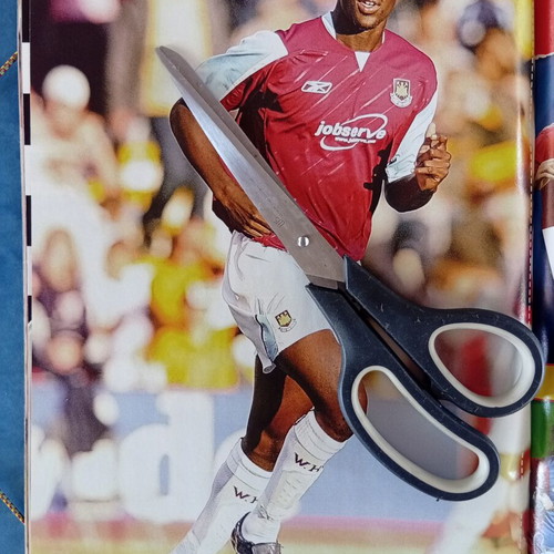 Match Football Magazine issue 22-28/8/2006 like new with Newcastle posters