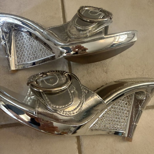 Silver sandals Loreinxy like new with strass platform