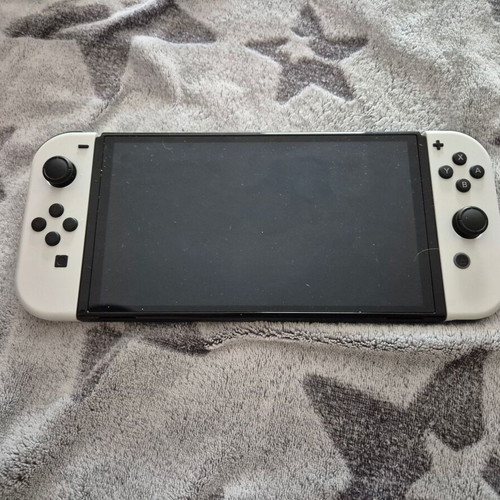 Nintendo Switch OLED конзола комплект като нов с джойкон и волан