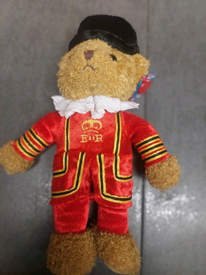 Beefeater Bear collectible plush toy new