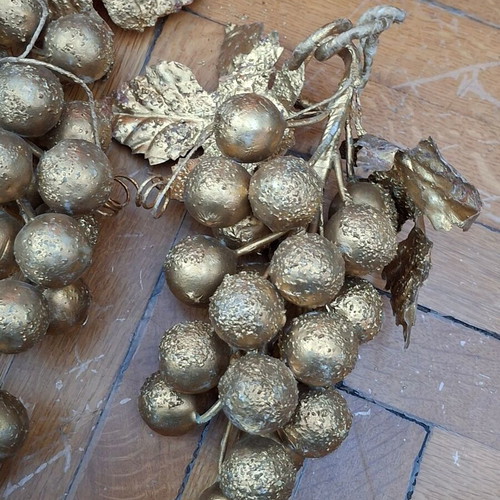Vintage decorative grape bunches in gold, set of 3