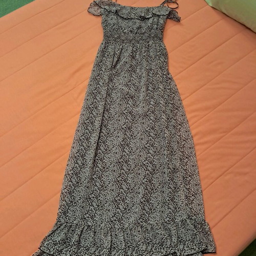 Taily Weijl dress with ruffles long very elegant like new, beige brown