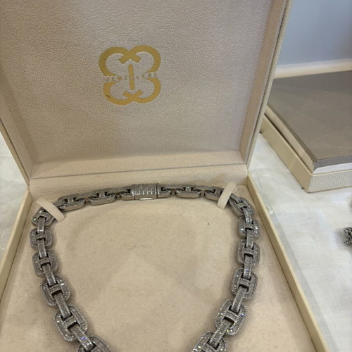 MMI Jewllers Chain 50cm new with stones and engraved logo
