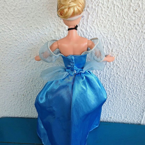 Vintage Cinderella doll Disney Simba 2001 like new