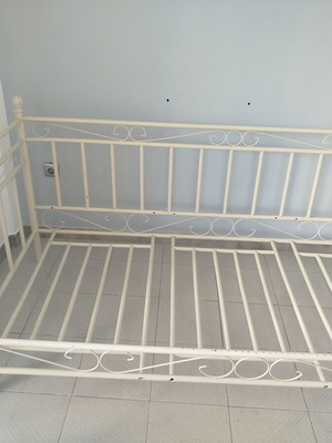 Iron bed Sato like new