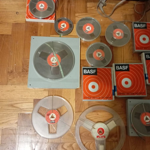 Metz 9048 reel-to-reel tape recorder used with sealed and open BASF reels