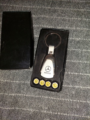 Mercedes-Benz keychain used with 4 tire valve caps silver