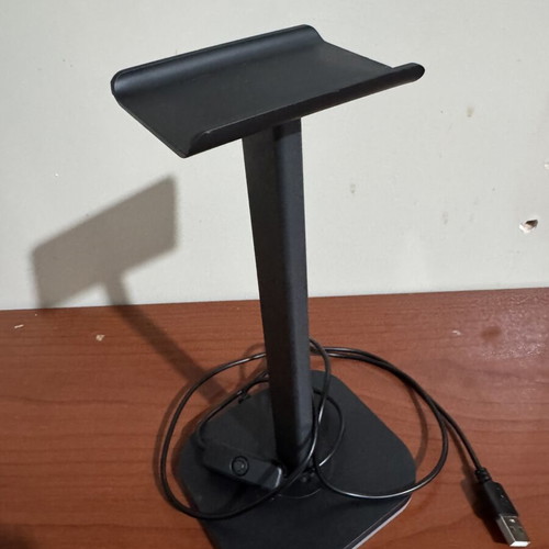 Rgb headphone stand with USB like new