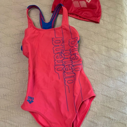 Arena swimsuit and cap set like new, fuchsia/blue, size 128 cm