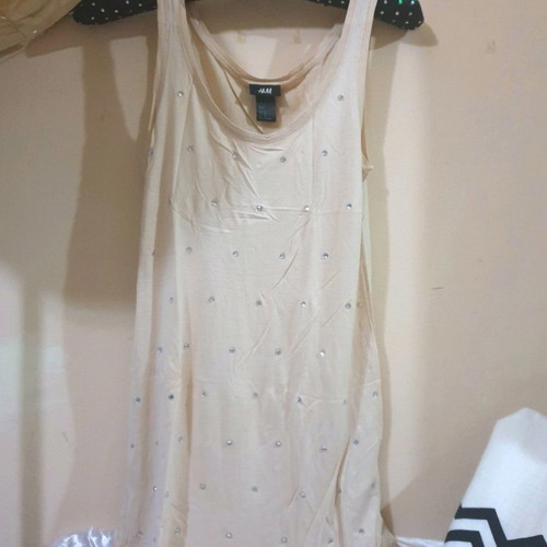 H&M beige sleeveless top used with rhinestones, size XS