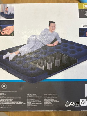 Double inflatable air mattress new with blue velvet texture 203x152x22cm