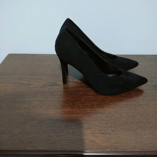 Migato suede pumps like new, size 39, black
