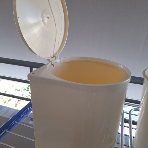 Cabinet trash bin like new, beige, height 32.5cm diameter 28cm