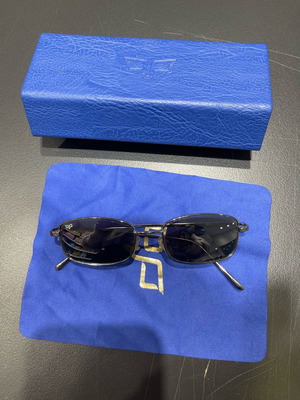 Ojo glasses used with case and cleaning cloth