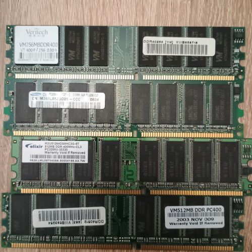 DDR1 RAM modules like new, pack of 4, 3x512MB and 1x256MB