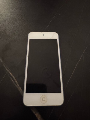 Iphone used with cracked screen, functional