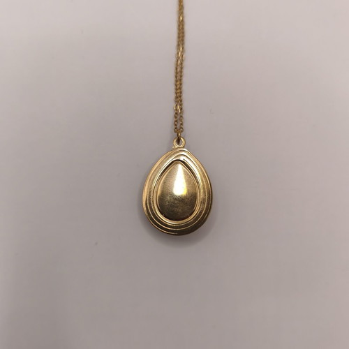 Gold-plated stainless steel necklace with green teardrop pendant