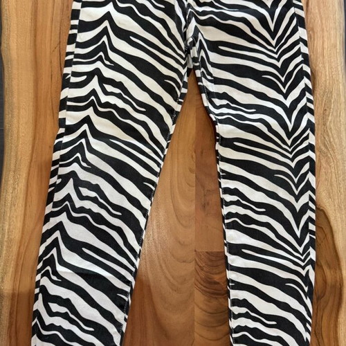 Zara jeans like new, size S, black and white, slim fit