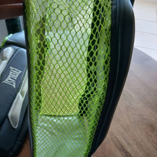 Everlast shin guards like new
