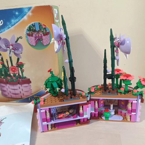 Lego Disney used, excellent condition with minor missing pieces