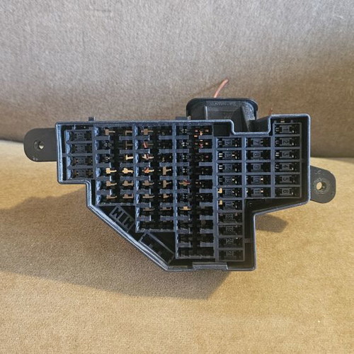 Fuse box Golf 5 1K1.941.824 like new interior