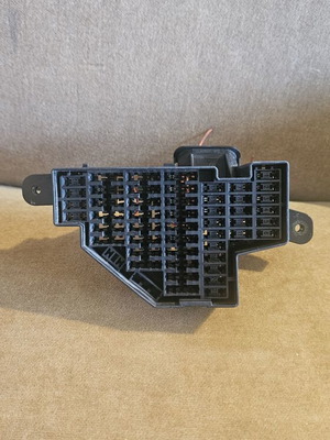 Fuse box Golf 5 1K1.941.824 like new interior