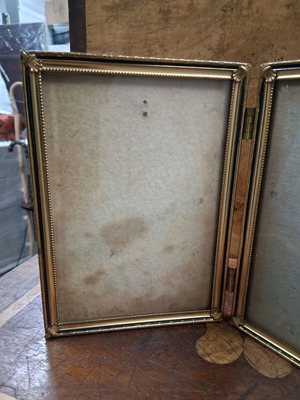Double vintage frame used