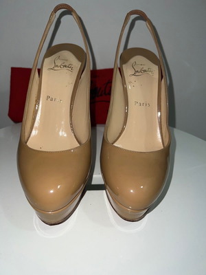 Παπούτσια Christian Louboutin Bianca sling back μεταχειρισμένα, μπεζ, 38,5