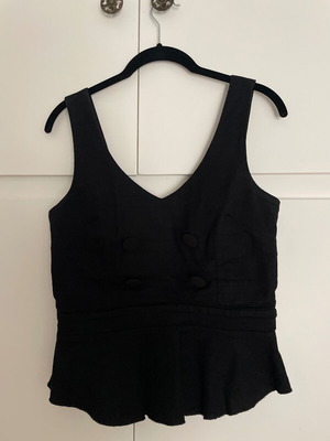Lynne black top large with decorative buttons like new