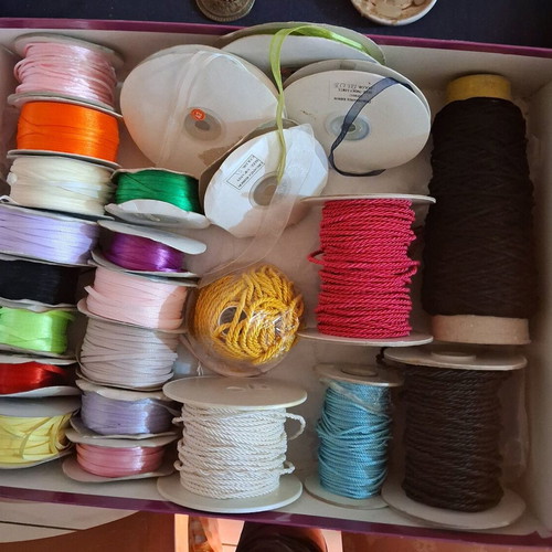 Ribbons pack new, various thin