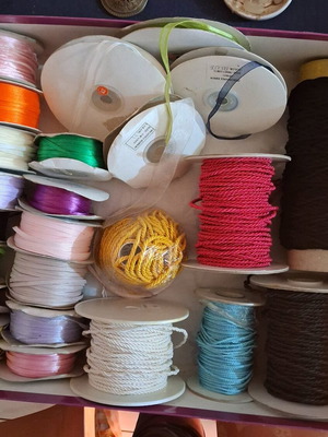 Ribbons pack new, various thin