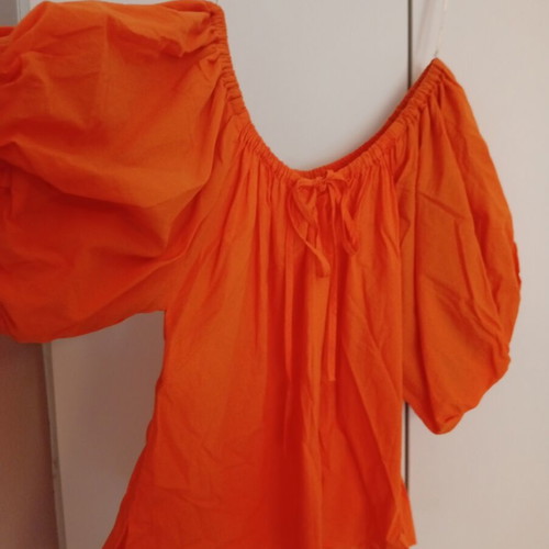 BSB blouse like new, size S, orange with puff sleeves