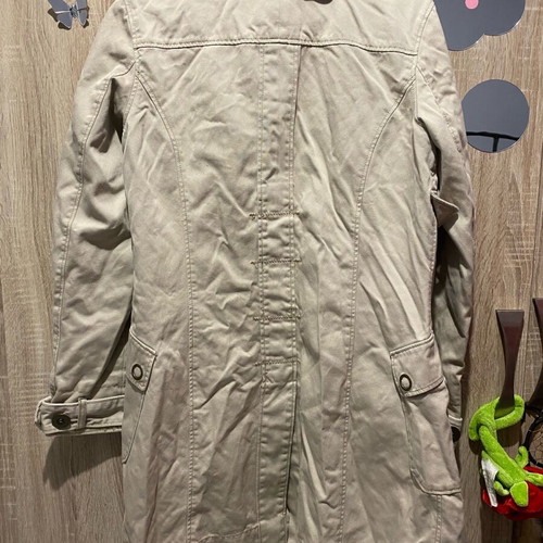 HemiPalto coat like new, size M, missing one button
