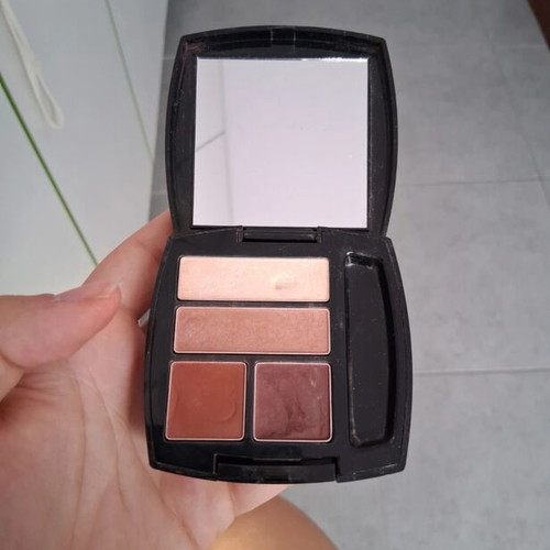 Eyeshadow palette 4 shades like new